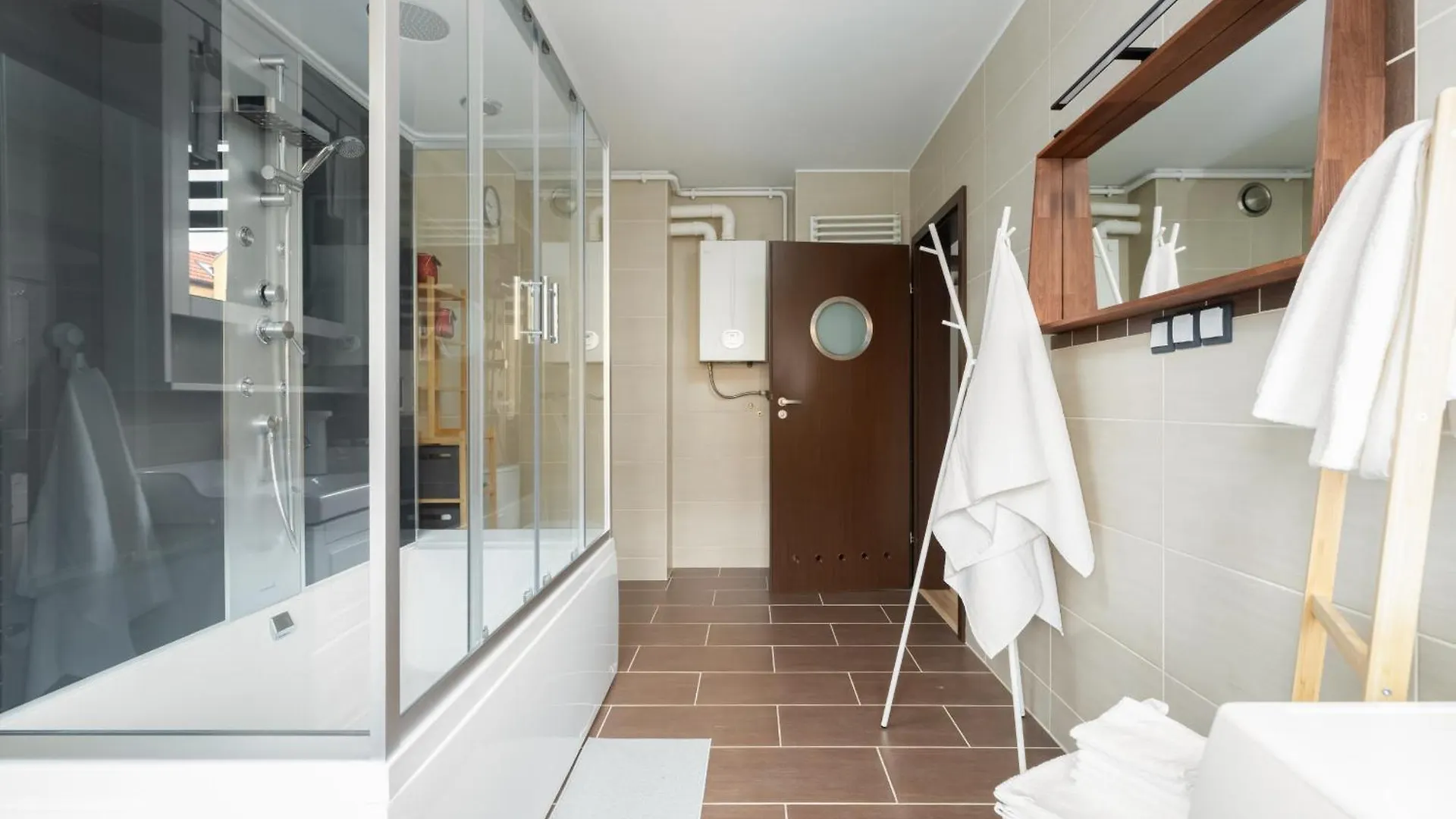 Dom Sianowska 130 M2, Parking & 3 Balkony Poznan By Noclegi Renters