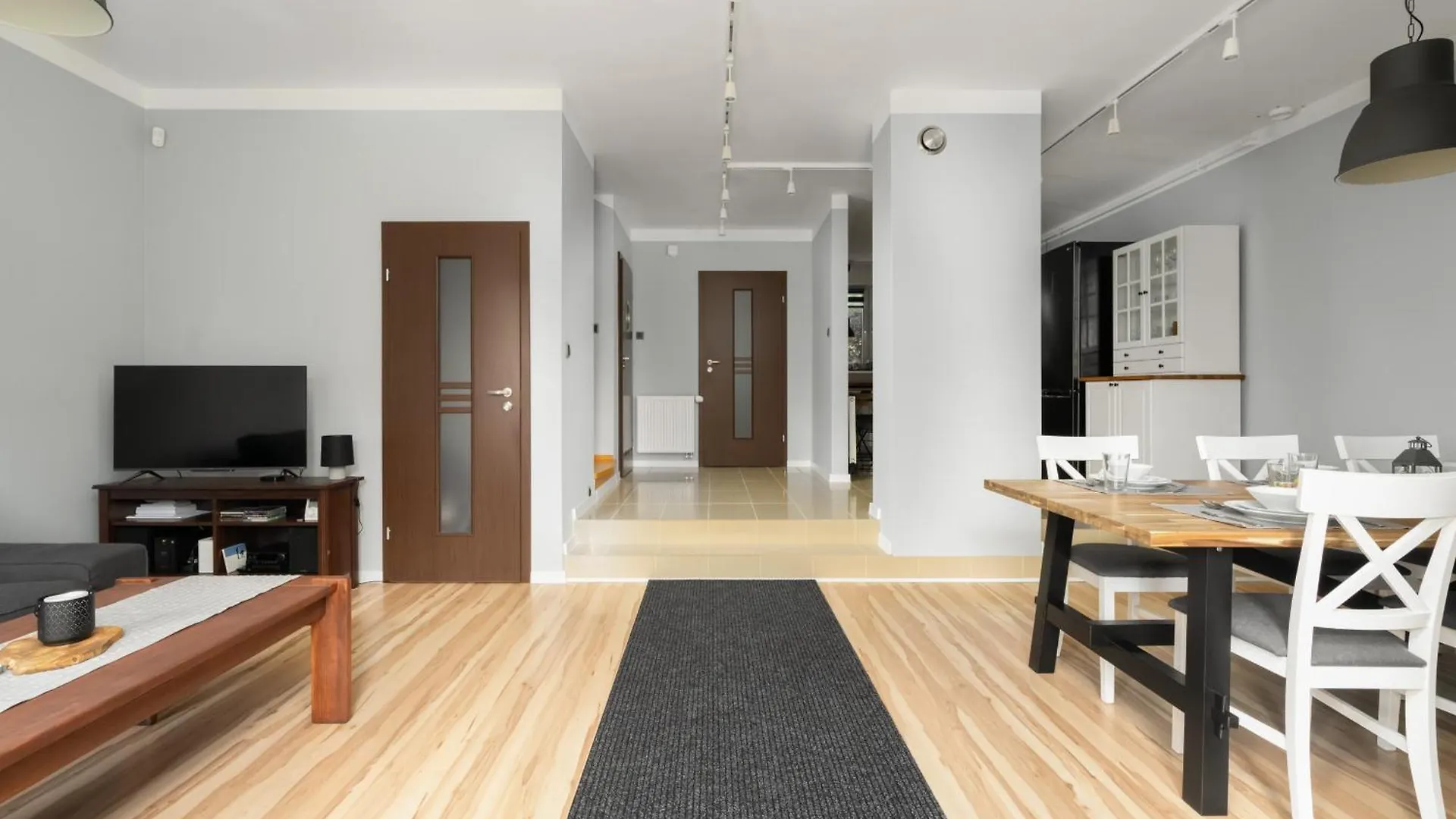Dom Sianowska 130 M2, Parking & 3 Balkony Poznan By Noclegi Renters